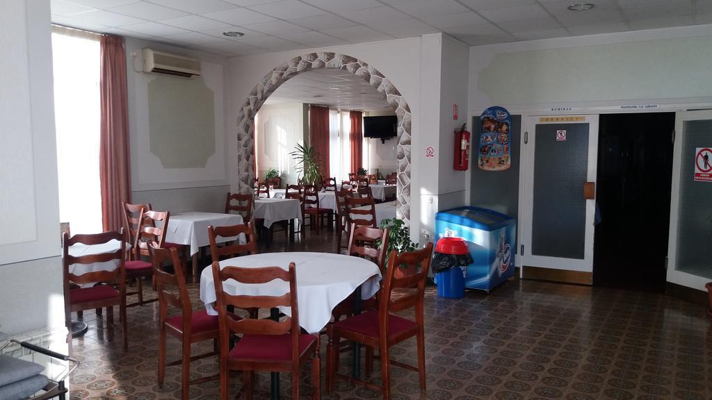 Hotel Кралевица Екстериор снимка