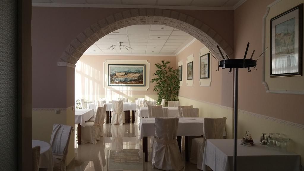 Hotel Кралевица Екстериор снимка